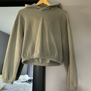 Cropped green Zara hoodie